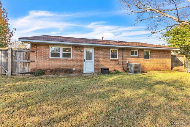 109 Warwick Drive, Prattville, AL 36066