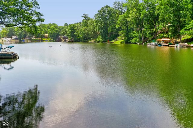 8365 S Kinman Drive, Nineveh, IN 46164