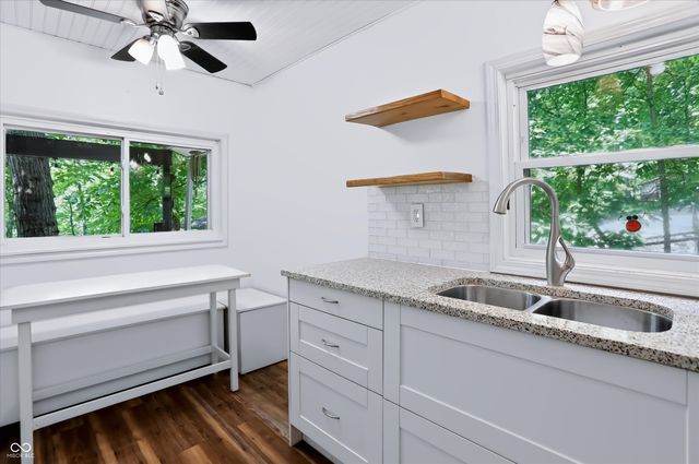 8365 S Kinman Drive, Nineveh, IN 46164