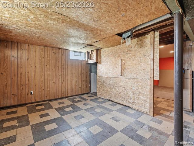 19132 Glenmore, Redford, MI 48240