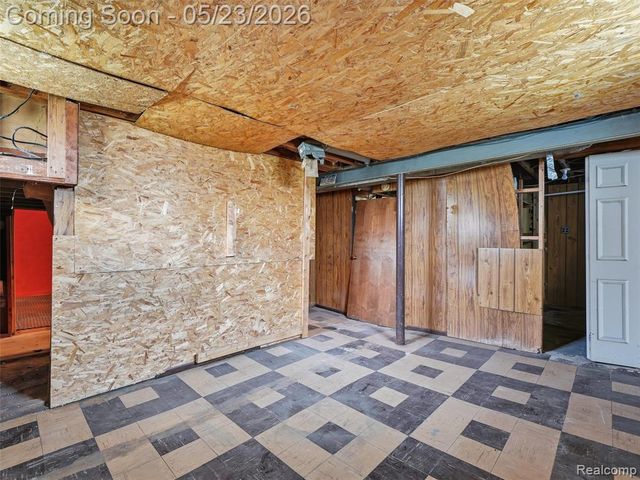 19132 Glenmore, Redford, MI 48240