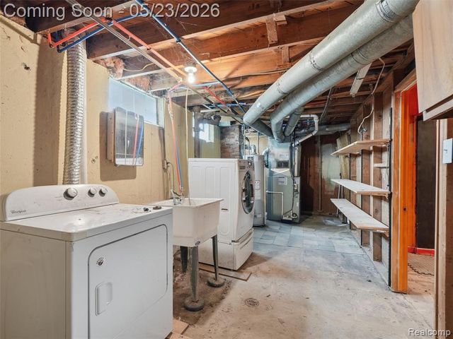 19132 Glenmore, Redford, MI 48240