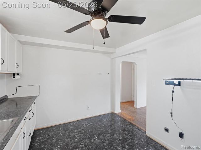 19132 Glenmore, Redford, MI 48240