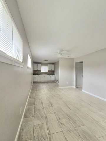 3833 Mount Pleasant St, Houston, TX 77021