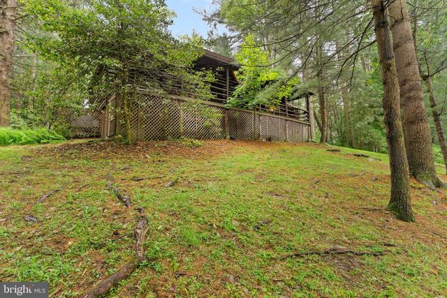 16 COLLIER LN, Gardners, PA 17324