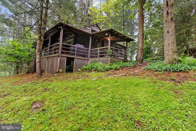 16 COLLIER LN, Gardners, PA 17324