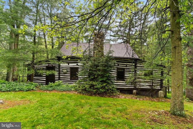 16 COLLIER LN, Gardners, PA 17324