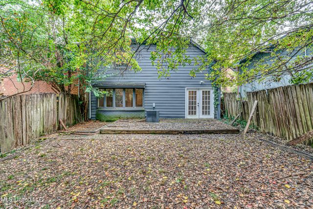 554 Woodland Hills Place, Jackson, MS 39216