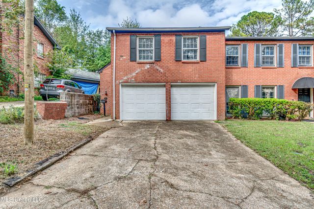554 Woodland Hills Place, Jackson, MS 39216