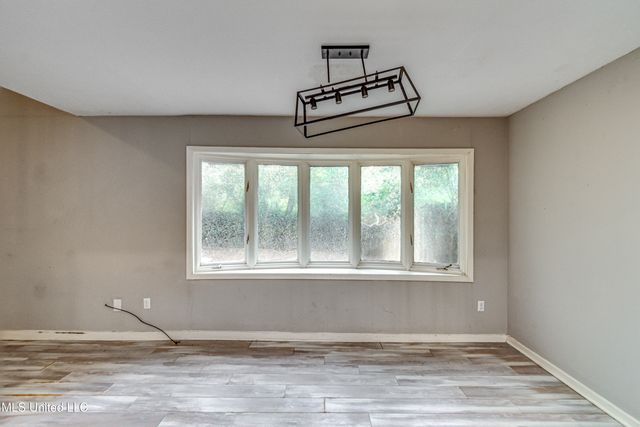 554 Woodland Hills Place, Jackson, MS 39216