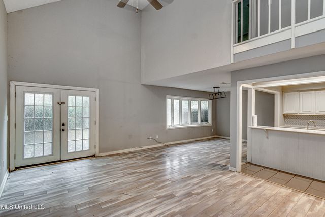 554 Woodland Hills Place, Jackson, MS 39216