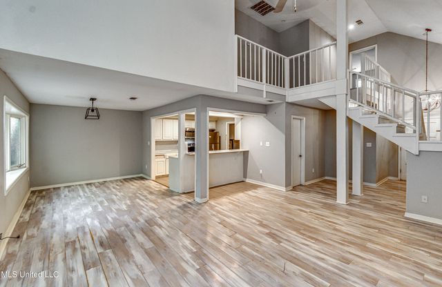 554 Woodland Hills Place, Jackson, MS 39216