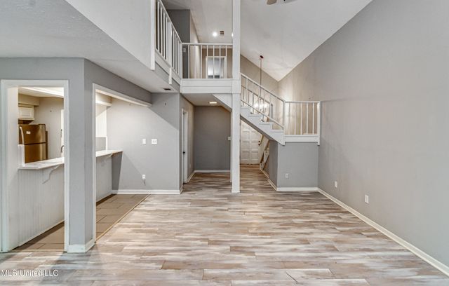 554 Woodland Hills Place, Jackson, MS 39216