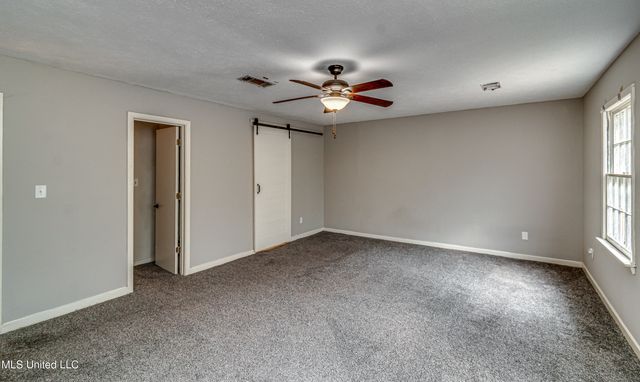 554 Woodland Hills Place, Jackson, MS 39216