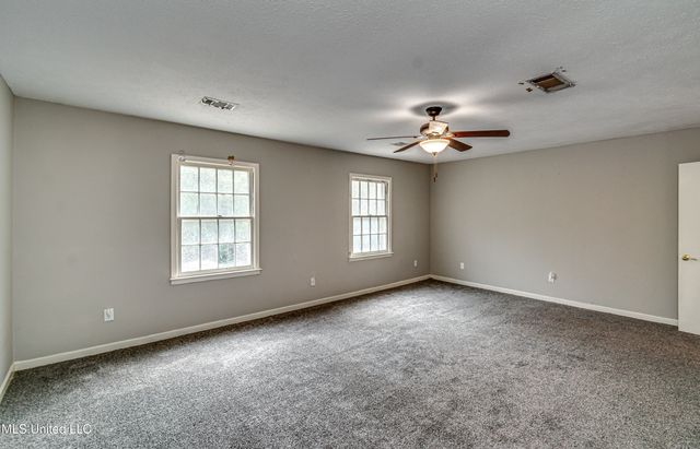 554 Woodland Hills Place, Jackson, MS 39216
