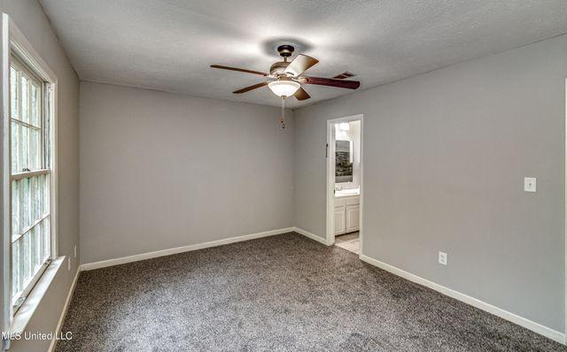 554 Woodland Hills Place, Jackson, MS 39216