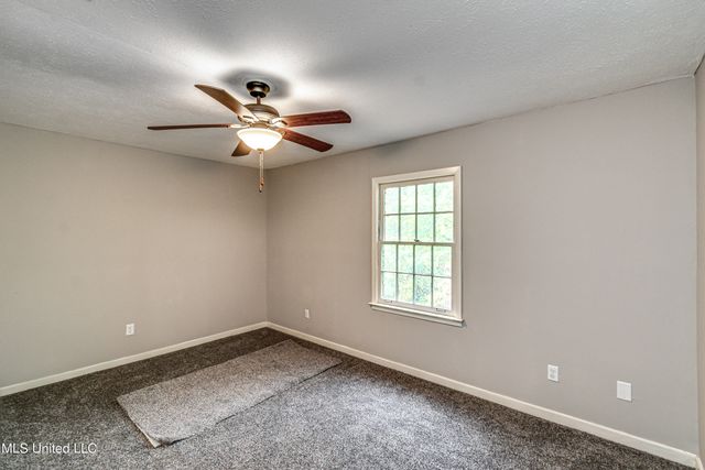 554 Woodland Hills Place, Jackson, MS 39216