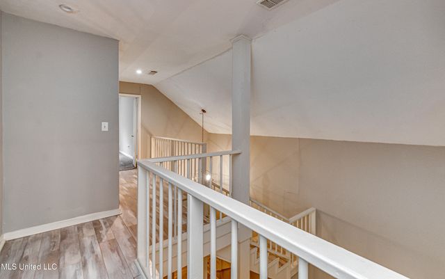 554 Woodland Hills Place, Jackson, MS 39216