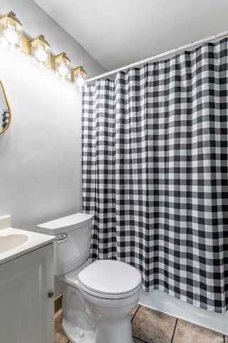 1921 N Highlands Boulevard, Fort Wayne, IN 46808