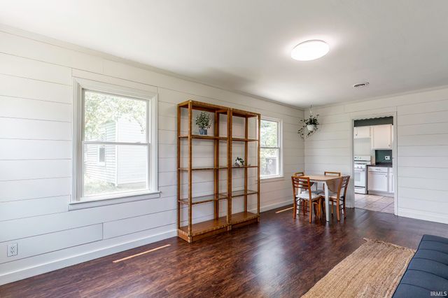 1921 N Highlands Boulevard, Fort Wayne, IN 46808