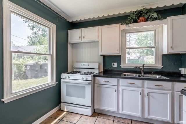 1921 N Highlands Boulevard, Fort Wayne, IN 46808