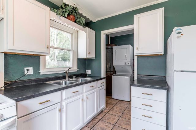 1921 N Highlands Boulevard, Fort Wayne, IN 46808