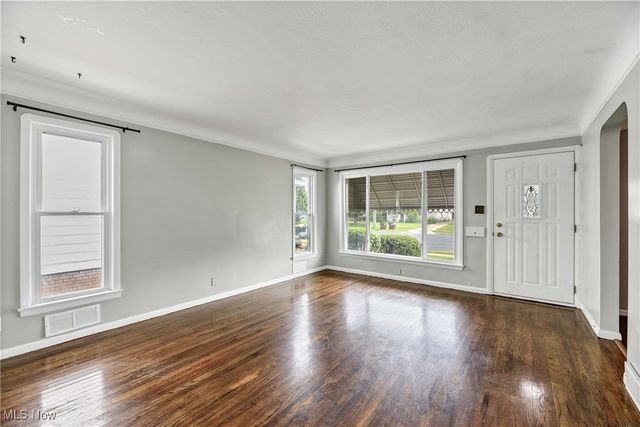 6506 Snow Road, Parma, OH 44129