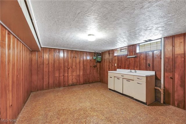 6506 Snow Road, Parma, OH 44129