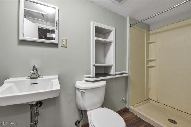 6506 Snow Road, Parma, OH 44129