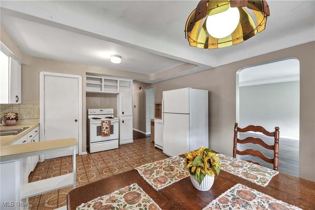 6506 Snow Road, Parma, OH 44129