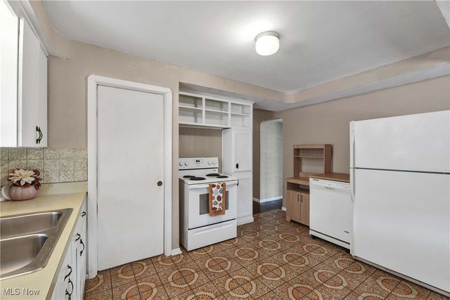 6506 Snow Road, Parma, OH 44129