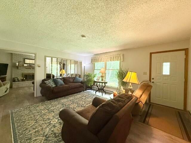 6377 S Farm Road 119, Battlefield, MO 65619