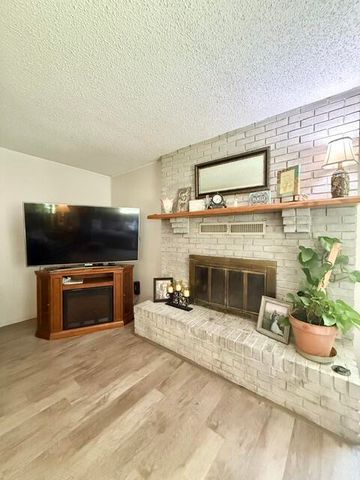 6377 S Farm Road 119, Battlefield, MO 65619
