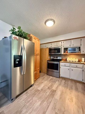 6377 S Farm Road 119, Battlefield, MO 65619
