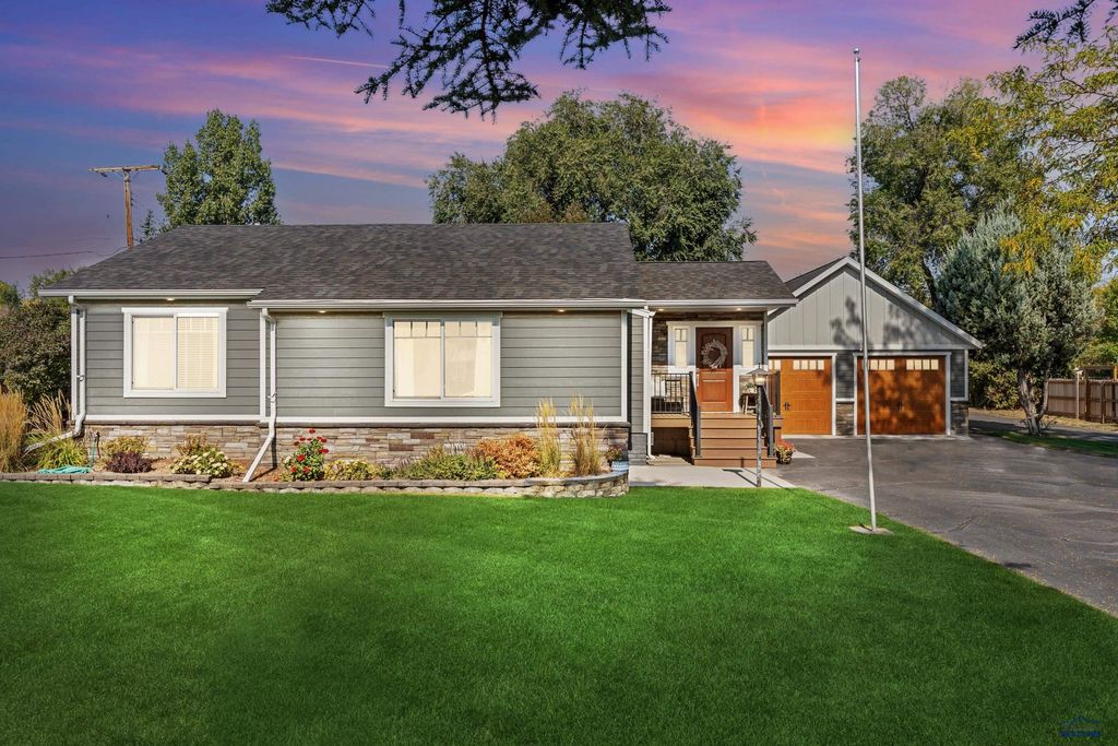 4032 W MAIN, Rapid City, SD 57702