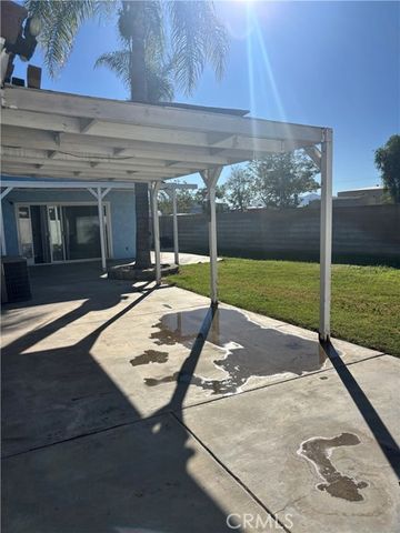 922 Clover Street, San Jacinto, CA 92582