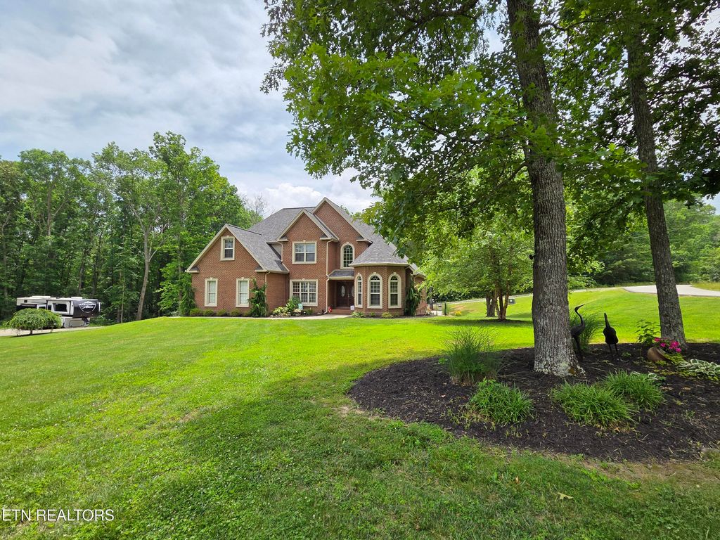 36 Lake Court, Crossville, TN 38555