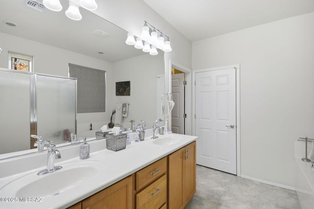 13988 E Huppenthal Boulevard, Vail, AZ 85641