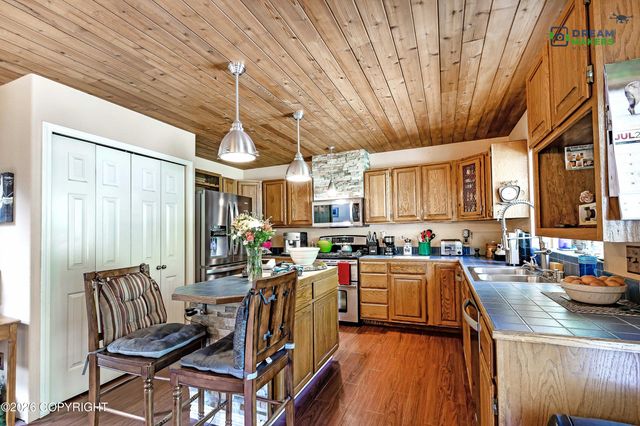 5525 E Juniper Drive, Wasilla, AK 99654