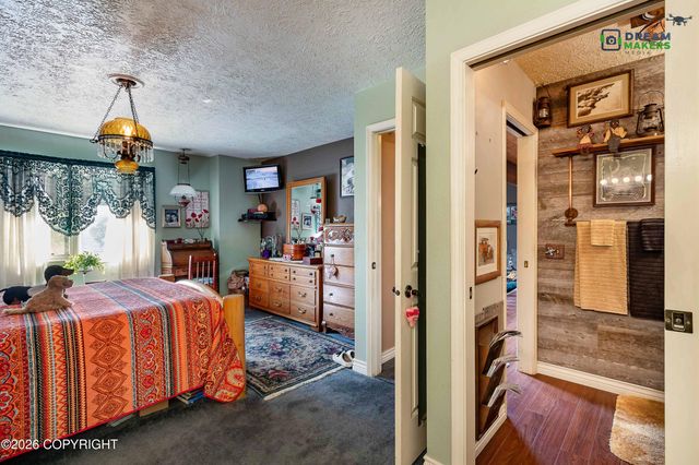 5525 E Juniper Drive, Wasilla, AK 99654