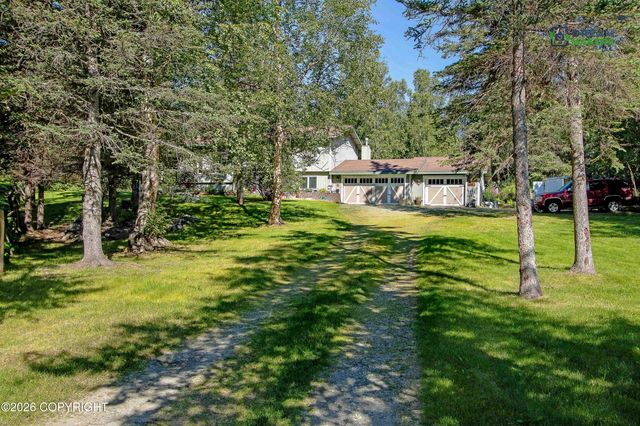 5525 E Juniper Drive, Wasilla, AK 99654
