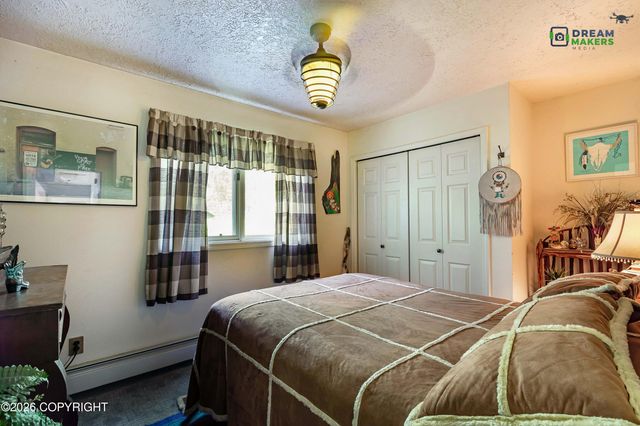 5525 E Juniper Drive, Wasilla, AK 99654