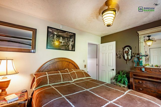 5525 E Juniper Drive, Wasilla, AK 99654