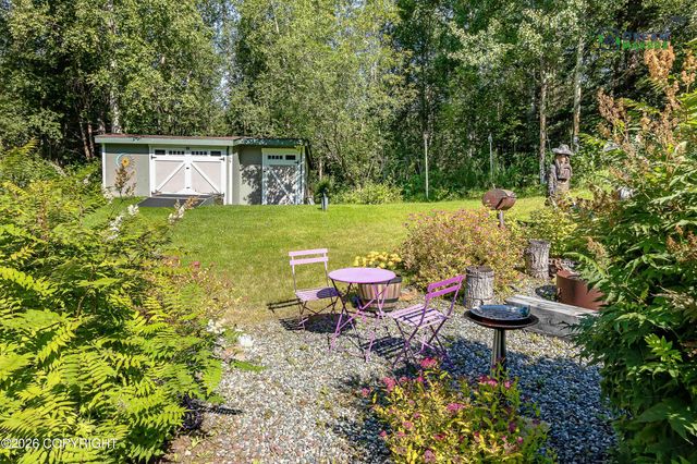 5525 E Juniper Drive, Wasilla, AK 99654