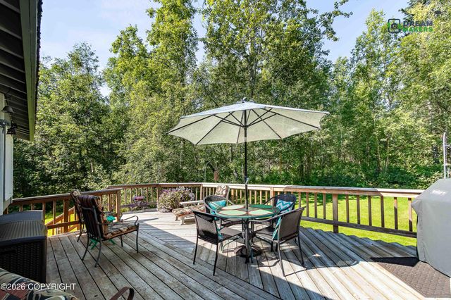 5525 E Juniper Drive, Wasilla, AK 99654