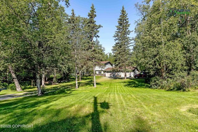 5525 E Juniper Drive, Wasilla, AK 99654