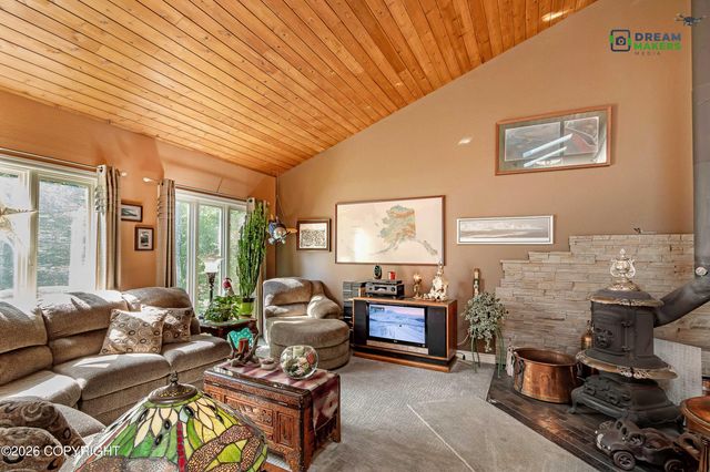 5525 E Juniper Drive, Wasilla, AK 99654