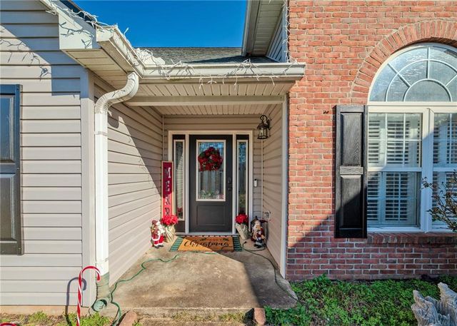 160 GLENN FULLER Circle, Commerce, GA 30529