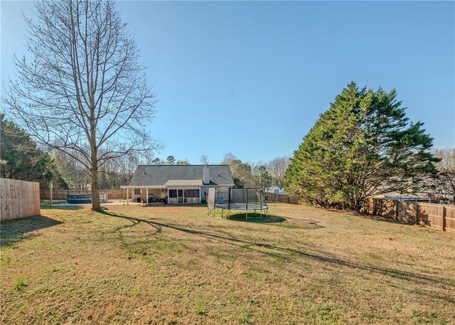 160 GLENN FULLER Circle, Commerce, GA 30529