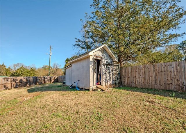 160 GLENN FULLER Circle, Commerce, GA 30529